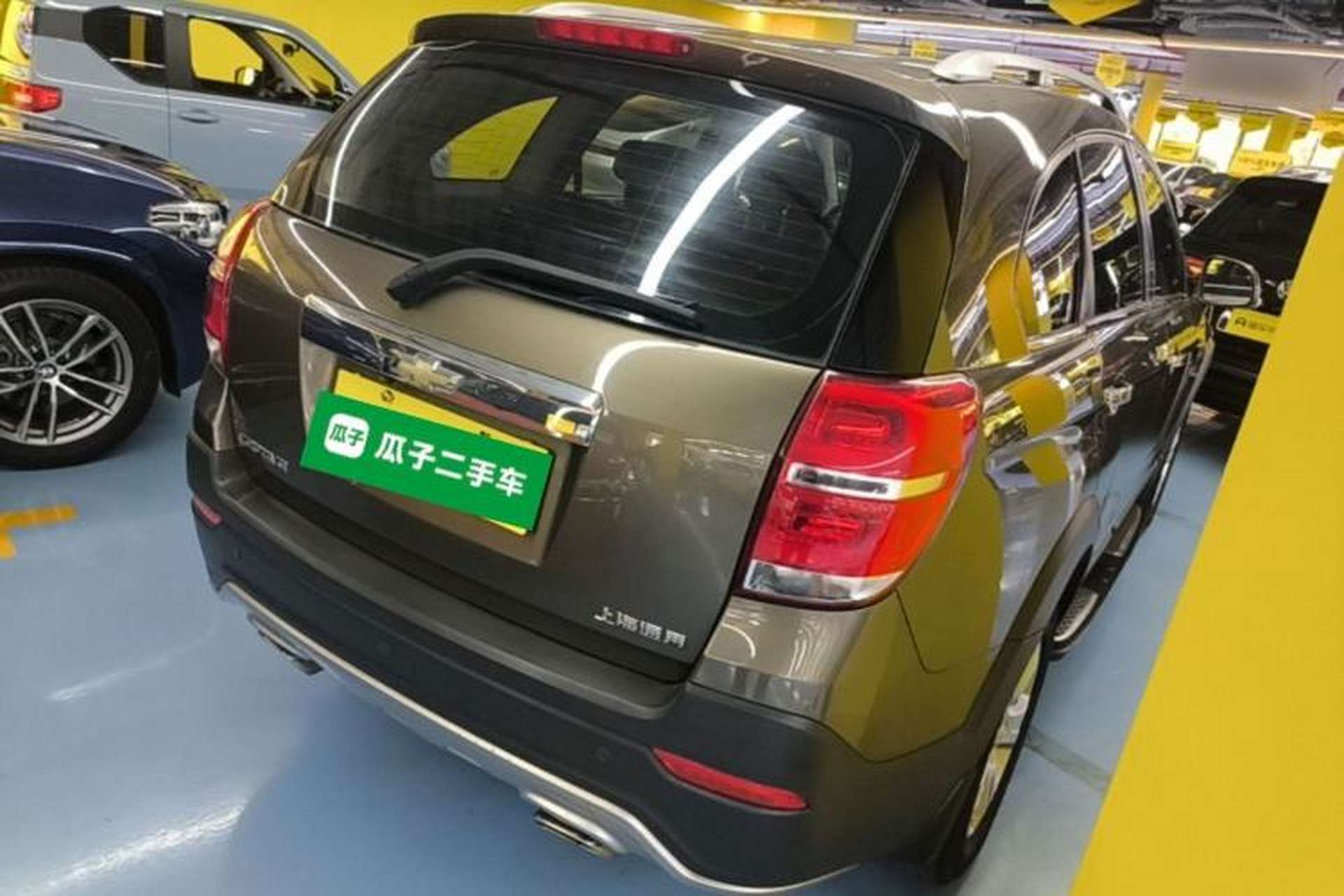 Used Chevrolet Captiva 2015 2.4L Two-Wheel Drive Urban Version 7 Seats Rear Right 45 Deg