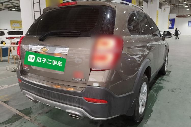 Used Chevrolet Captiva 2015 2.4L Two-Wheel Drive Urban Version 7 Seats Rear Right 45 Deg