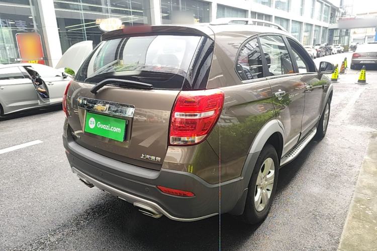 Used Chevrolet Captiva 2015 2.4L Two-Wheel Drive Urban Version 7 Seats Rear Right 45 Deg