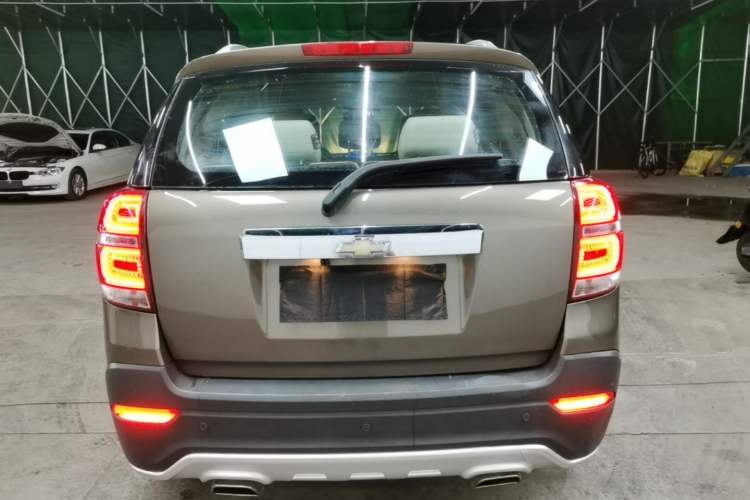 Used Chevrolet Captiva 2015 2.4L Two-Wheel Drive Urban Version 7 Seats Rear