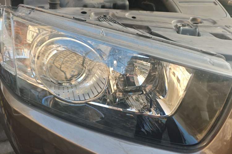 Used Chevrolet Captiva 2015 2.4L Two-Wheel Drive Urban Version 5 Seats Right Front Headlight