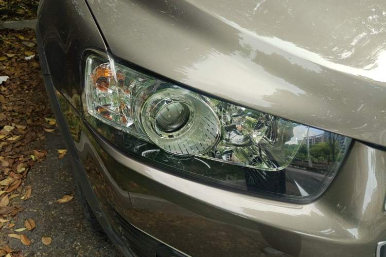 Used Chevrolet Captiva 2015 2.4L Two-Wheel Drive Urban Version 7 Seats Right Front Headlight