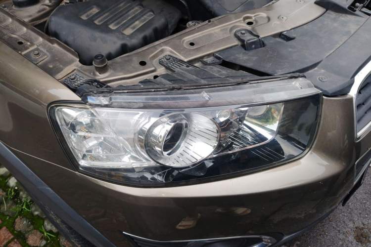 Used Chevrolet Captiva 2015 2.4L 4x4 Flagship Edition 7-Seater Right Front Headlight