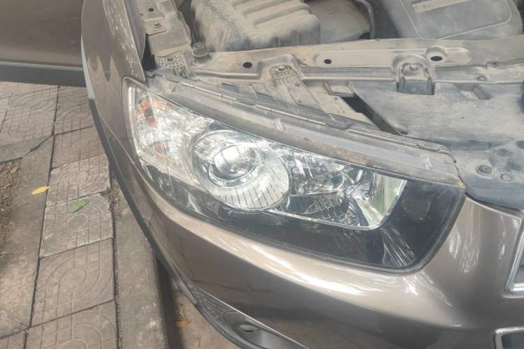 Used Chevrolet Captiva 2015 2.4L 4x4 Flagship Edition 7-Seater Right Front Headlight