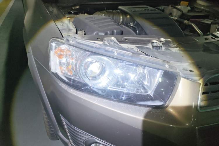 Used Chevrolet Captiva 2015 2.4L 4x4 Flagship Edition 7-Seater Right Front Headlight