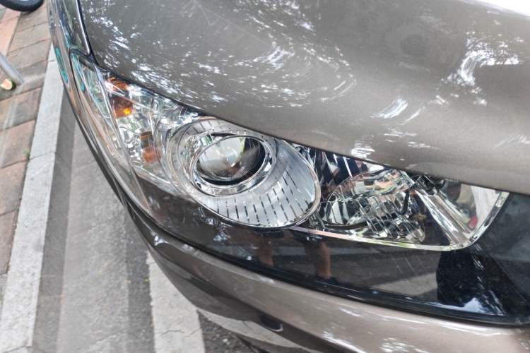 Used Chevrolet Captiva 2015 2.4L Two-Wheel Drive Urban Version 7 Seats Right Front Headlight