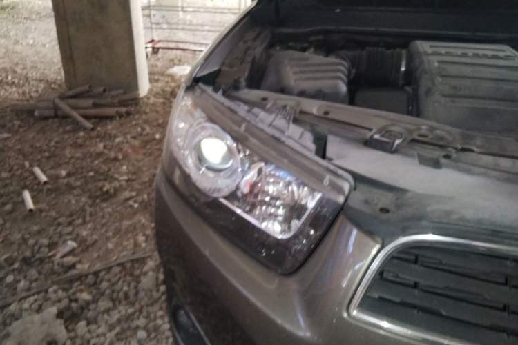 Used Chevrolet Captiva 2015 2.4L 4x4 Flagship Edition 7-Seater Right Front Headlight