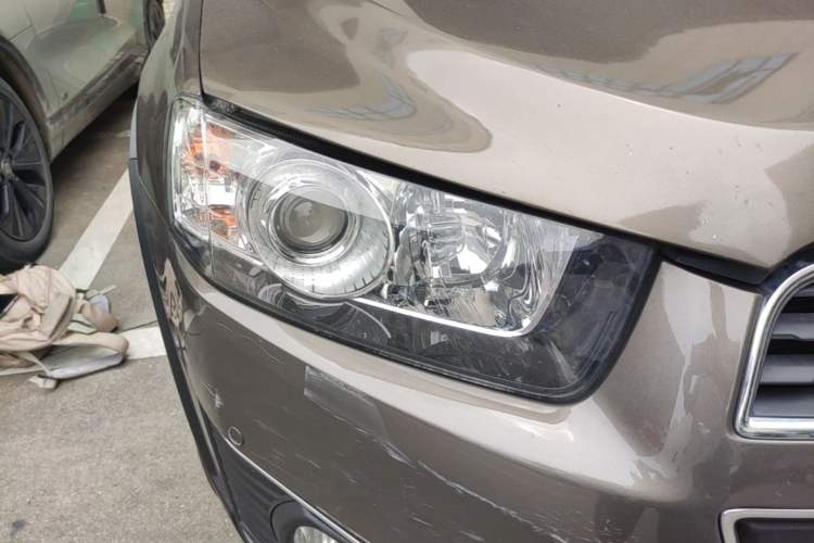 Used Chevrolet Captiva 2015 2.4L Two-Wheel Drive Urban Version 7 Seats Right Front Headlight