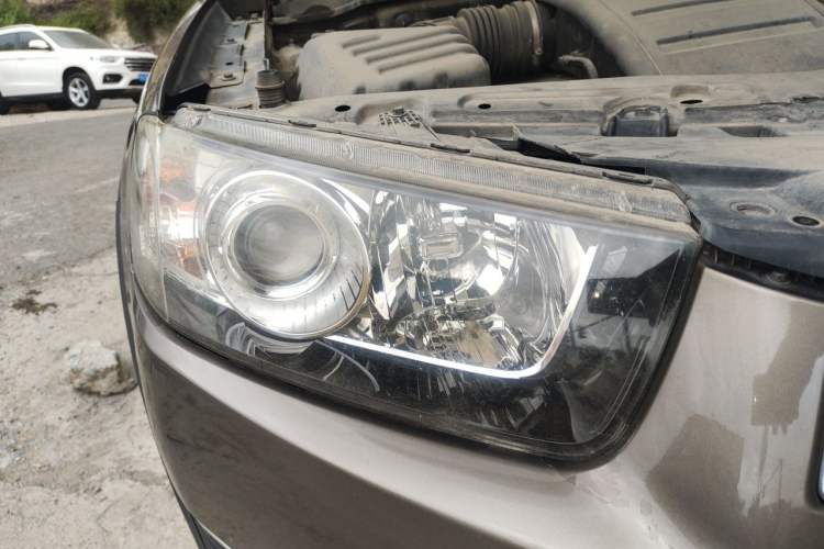 Used Chevrolet Captiva 2015 2.4L 4x4 Flagship Edition 7-Seater Right Front Headlight