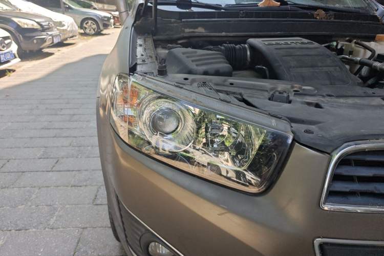 Used Chevrolet Captiva 2015 2.4L 4x4 Flagship Edition 7-Seater Right Front Headlight