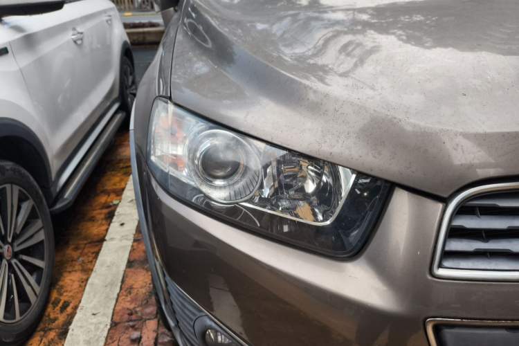 Used Chevrolet Captiva 2015 2.4L 4x4 Flagship Edition 7-Seater Right Front Headlight