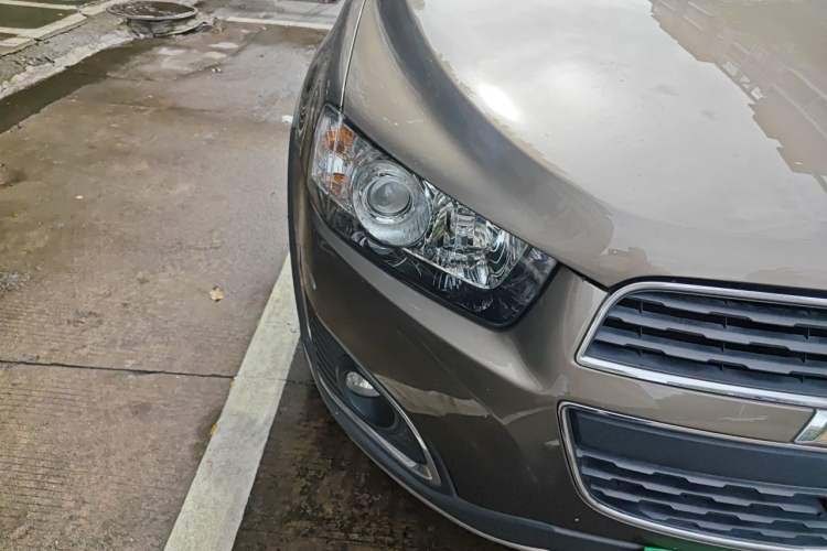Used Chevrolet Captiva 2015 2.4L Two-Wheel Drive Urban Version 7 Seats Right Front Headlight