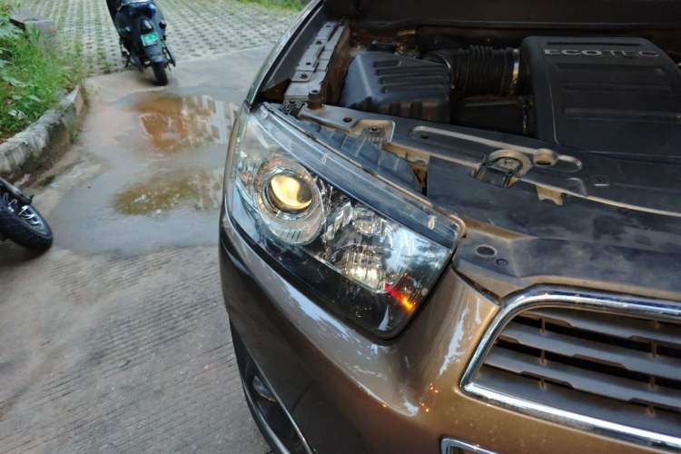 Used Chevrolet Captiva 2015 2.4L 4x4 Flagship Edition 7-Seater Right Front Headlight