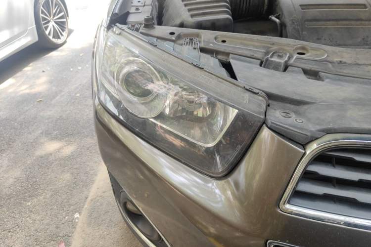 Used Chevrolet Captiva 2015 2.4L 4x4 Flagship Edition 7-Seater Right Front Headlight