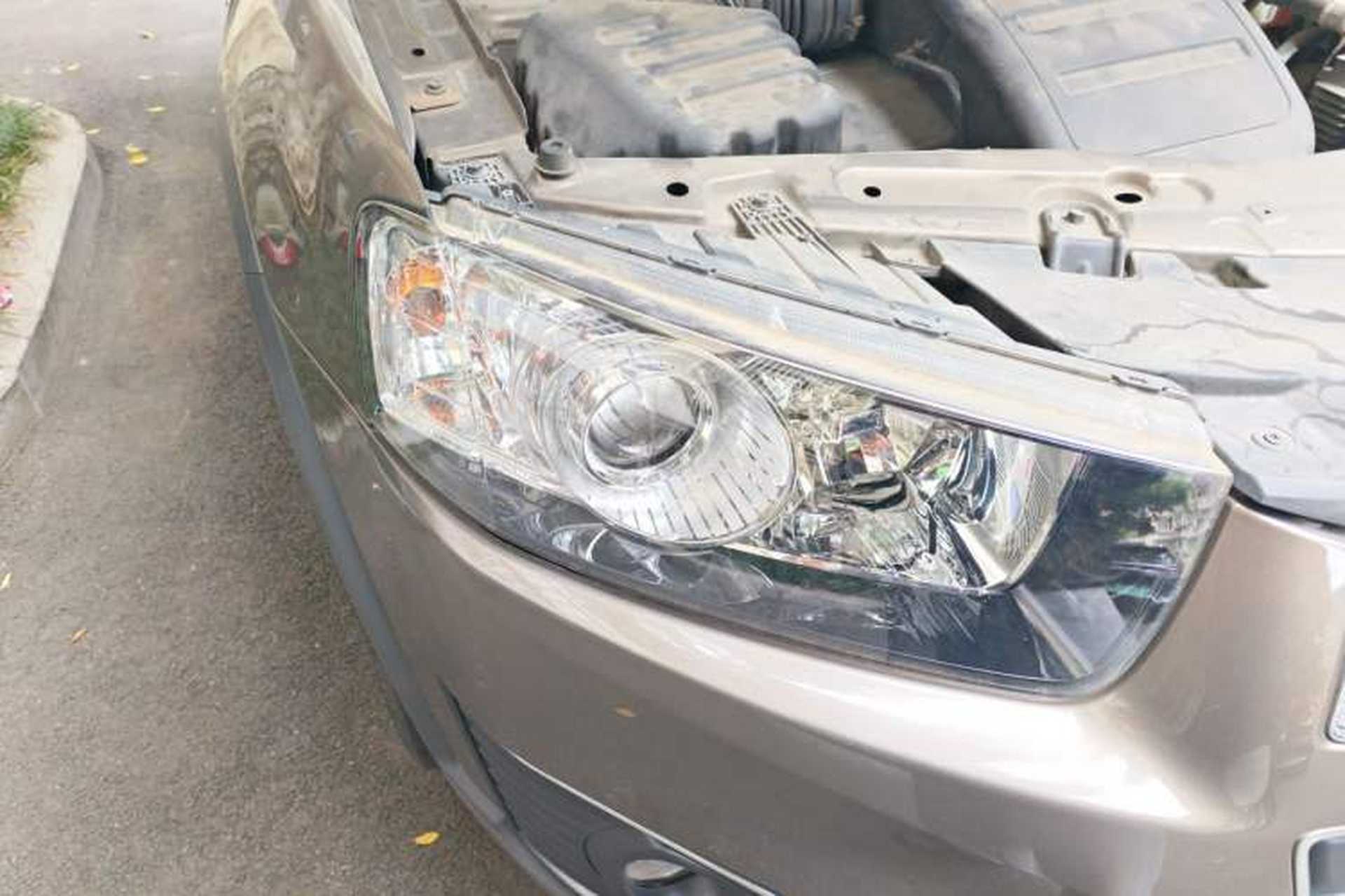 Used Chevrolet Captiva 2015 2.4L 4x4 Flagship Edition 7-Seater Right Front Headlight