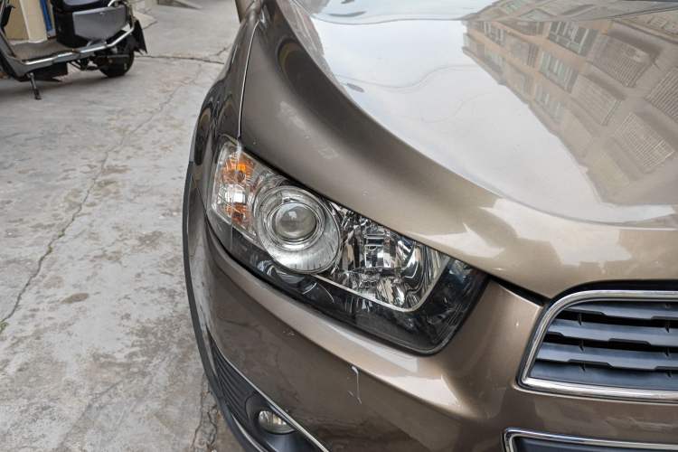 Used Chevrolet Captiva 2015 2.4L 4x4 Flagship Edition 7-Seater Right Front Headlight