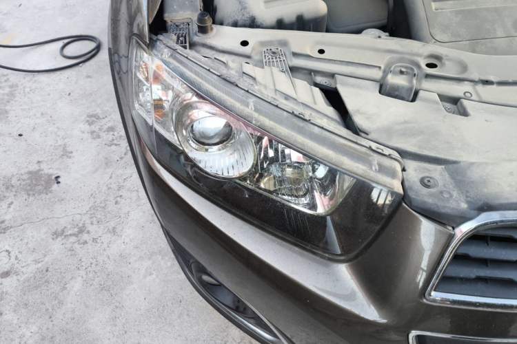 Used Chevrolet Captiva 2015 2.4L 4x4 Flagship Edition 7-Seater Right Front Headlight