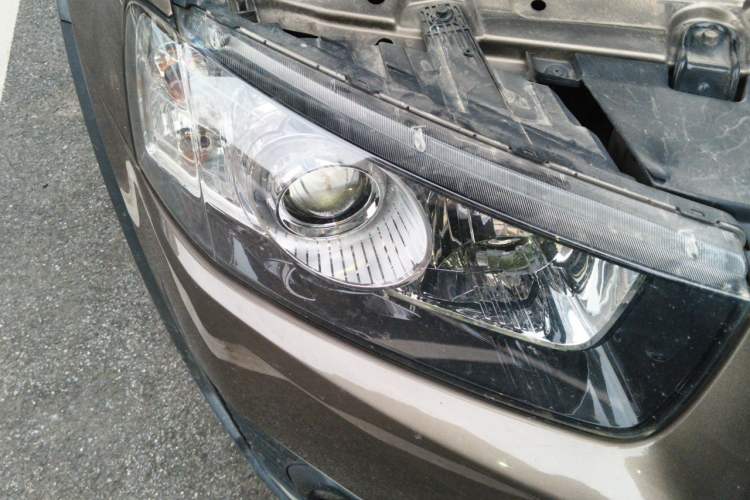 Used Chevrolet Captiva 2015 2.4L Two-Wheel Drive Urban Version 7 Seats Right Front Headlight