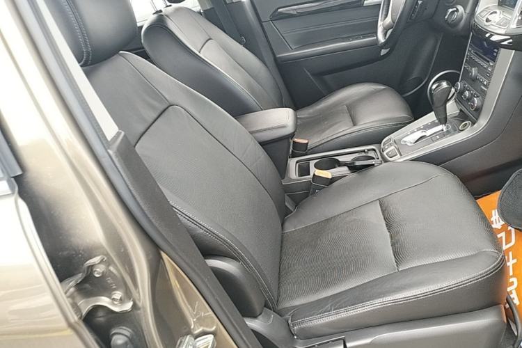 Used Chevrolet Captiva 2015 2.4L 4x4 Flagship Edition 7-Seater Right Front Seat