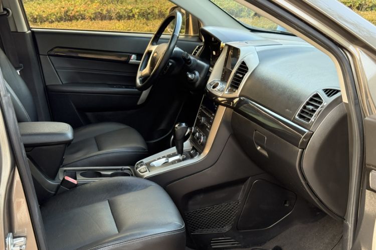 Used Chevrolet Captiva 2015 2.4L 4x4 Flagship Edition 7-Seater Right Front Seat