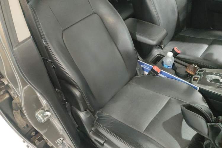 Used Chevrolet Captiva 2015 2.4L 4x4 Flagship Edition 7-Seater Right Front Seat