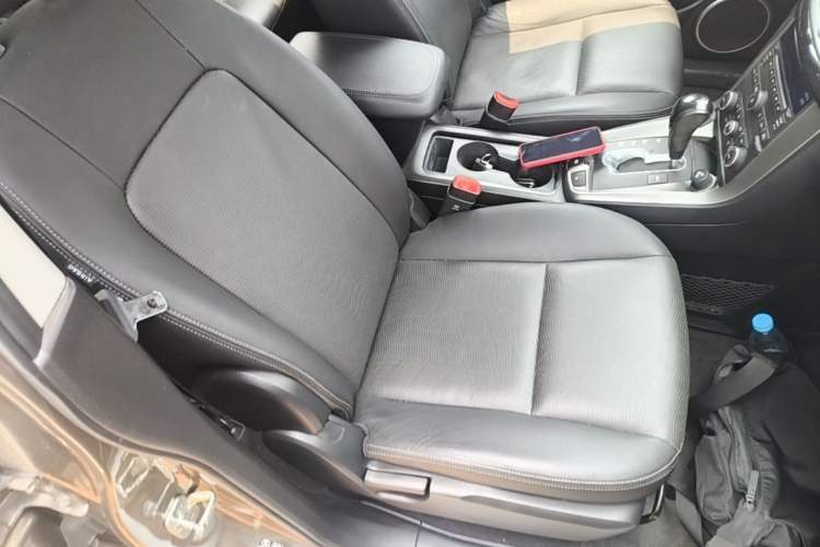 Used Chevrolet Captiva 2015 2.4L 4x4 Flagship Edition 7-Seater Right Front Seat