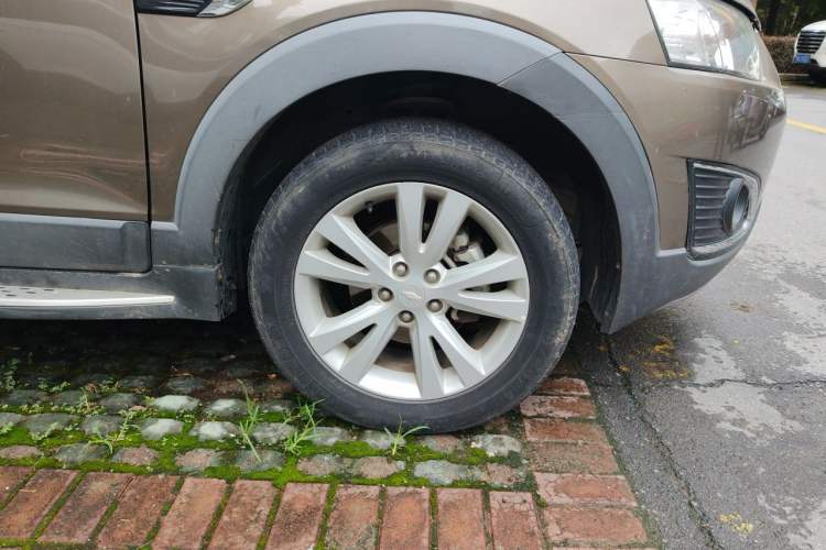 Used Chevrolet Captiva 2015 2.4L 4x4 Flagship Edition 7-Seater Right Front Wheel Hub