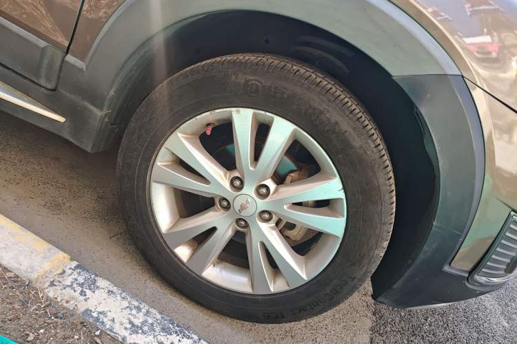 Used Chevrolet Captiva 2015 2.4L 4x4 Flagship Edition 7-Seater Right Front Wheel Hub
