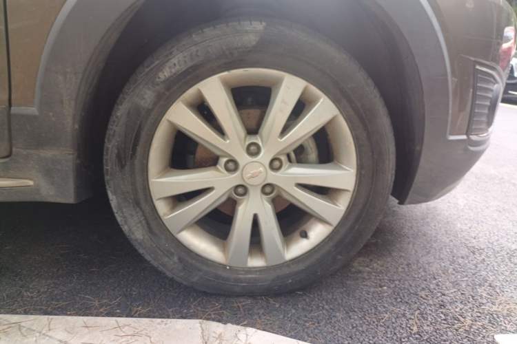 Used Chevrolet Captiva 2015 2.4L 4x4 Flagship Edition 7-Seater Right Front Wheel Hub