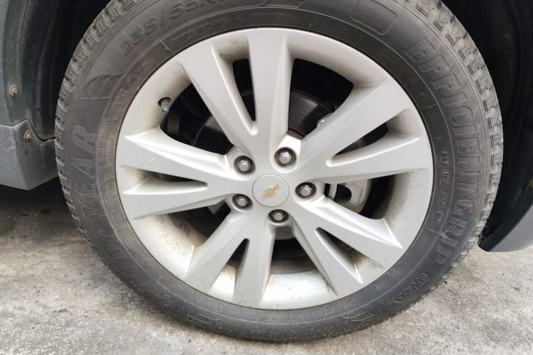 Used Chevrolet Captiva 2015 2.4L 4x4 Flagship Edition 7-Seater Right Front Wheel Hub