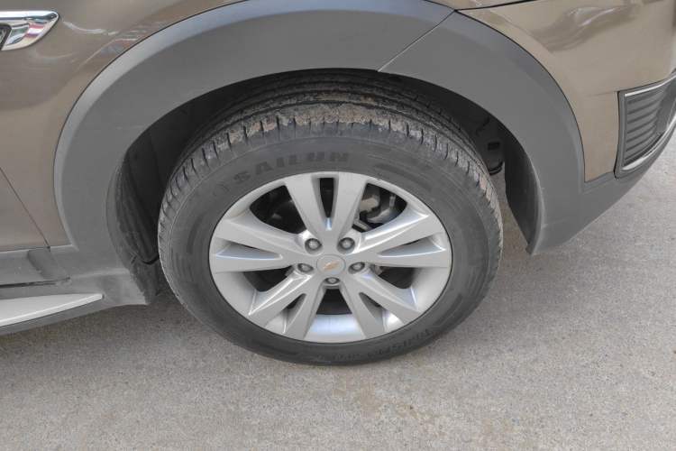 Used Chevrolet Captiva 2015 2.4L 4x4 Flagship Edition 7-Seater Right Front Wheel Hub