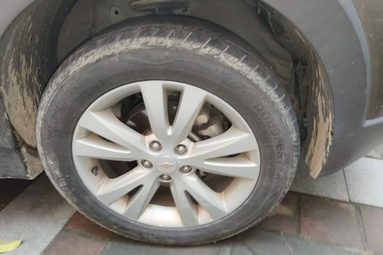 Used Chevrolet Captiva 2015 2.4L 4x4 Flagship Edition 7-Seater Right Front Wheel Hub