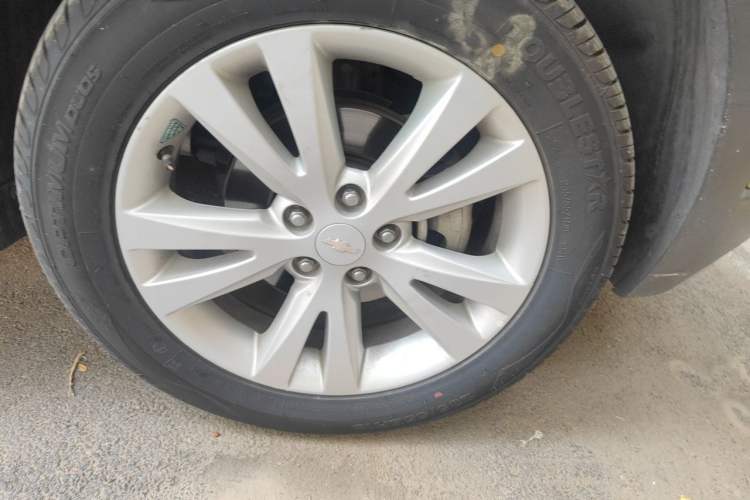 Used Chevrolet Captiva 2015 2.4L 4x4 Flagship Edition 7-Seater Right Front Wheel Hub