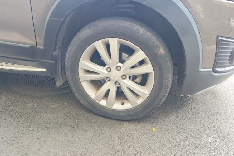 Used Chevrolet Captiva 2015 2.4L 4x4 Flagship Edition 7-Seater Right Front Wheel Hub