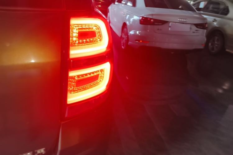 Used Chevrolet Captiva 2015 2.4L 4x4 Flagship Edition 7-Seater Right Rear Taillight