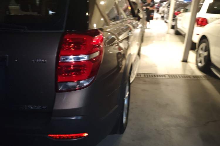 Used Chevrolet Captiva 2015 2.4L 4x4 Flagship Edition 7-Seater Right Rear Taillight