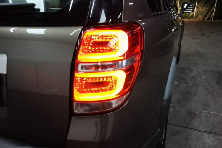 Used Chevrolet Captiva 2015 2.4L Two-Wheel Drive Urban Version 7 Seats Right Rear Taillight