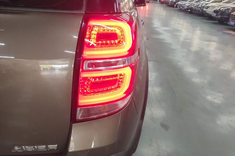 Used Chevrolet Captiva 2015 2.4L Two-Wheel Drive Urban Version 7 Seats Right Rear Taillight