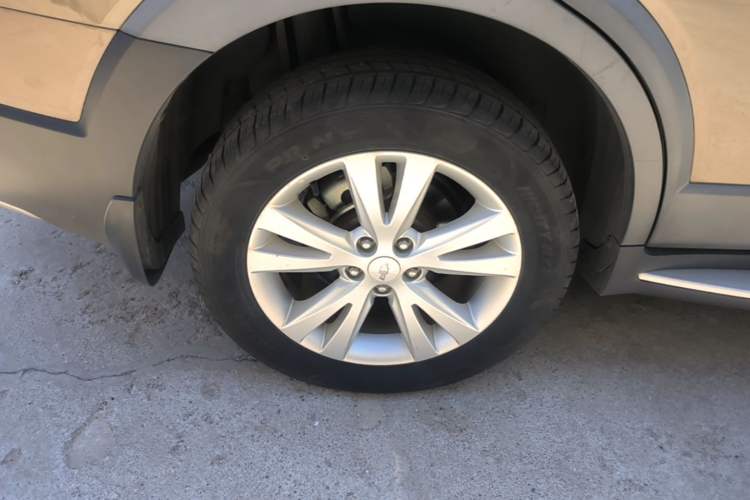 Used Chevrolet Captiva 2015 2.4L 4x4 Flagship Edition 7-Seater Right Rear Wheel Hub