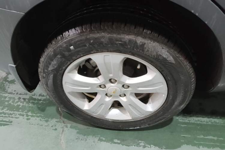 Used Chevrolet Captiva 2015 2.4L Two-Wheel Drive Urban Version 7 Seats Right Rear Wheel Hub