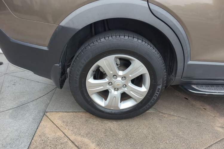 Used Chevrolet Captiva 2015 2.4L Two-Wheel Drive Urban Version 7 Seats Right Rear Wheel Hub