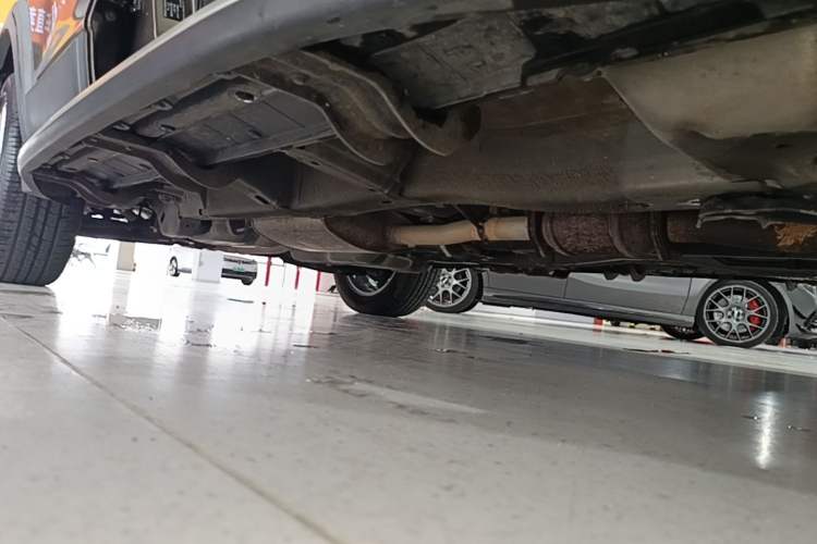 Used Chevrolet Captiva 2015 2.4L 4x4 Flagship Edition 7-Seater Right Side Sill