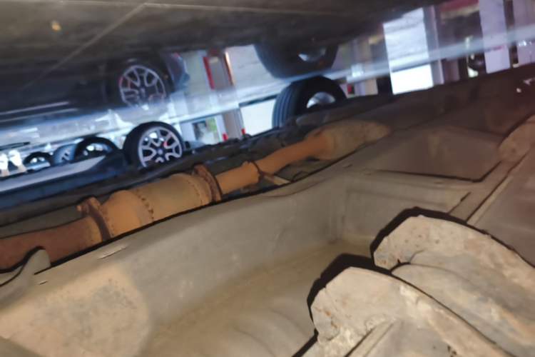 Used Chevrolet Captiva 2015 2.4L 4x4 Flagship Edition 7-Seater Right Side Sill