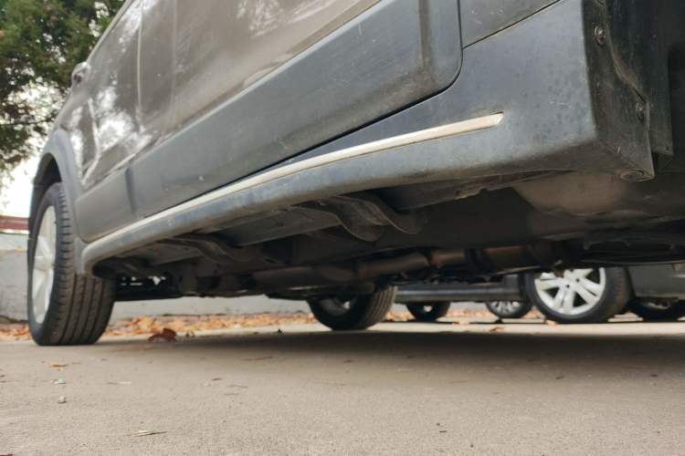Used Chevrolet Captiva 2015 2.4L 4x4 Flagship Edition 7-Seater Right Side Sill