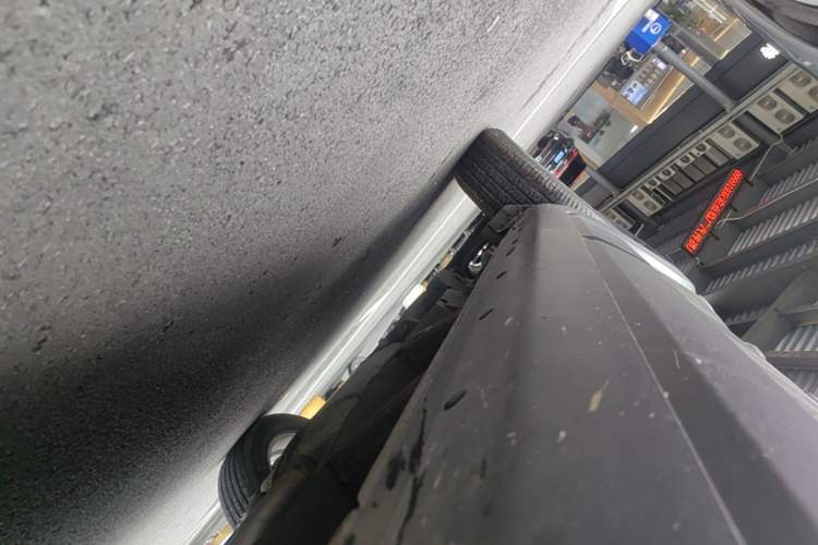Used Chevrolet Captiva 2015 2.4L Two-Wheel Drive Urban Version 7 Seats Right Side Sill