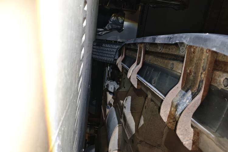 Used Chevrolet Captiva 2015 2.4L 4x4 Flagship Edition 7-Seater Right Side Sill