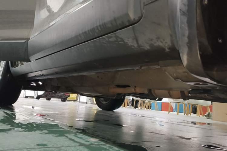 Used Chevrolet Captiva 2015 2.4L Two-Wheel Drive Urban Version 7 Seats Right Side Sill