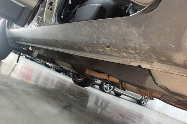Used Chevrolet Captiva 2015 2.4L Two-Wheel Drive Urban Version 7 Seats Right Side Sill
