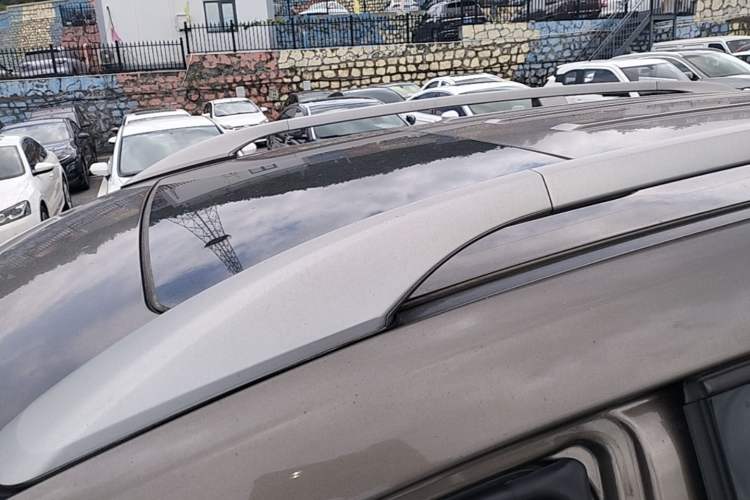 Used Chevrolet Captiva 2015 2.4L 4x4 Flagship Edition 7-Seater Roof