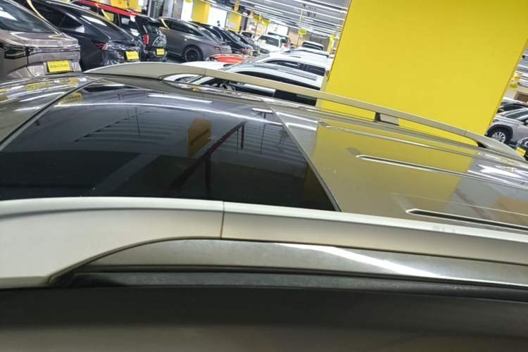 Used Chevrolet Captiva 2015 2.4L Two-Wheel Drive Urban Version 7 Seats Roof